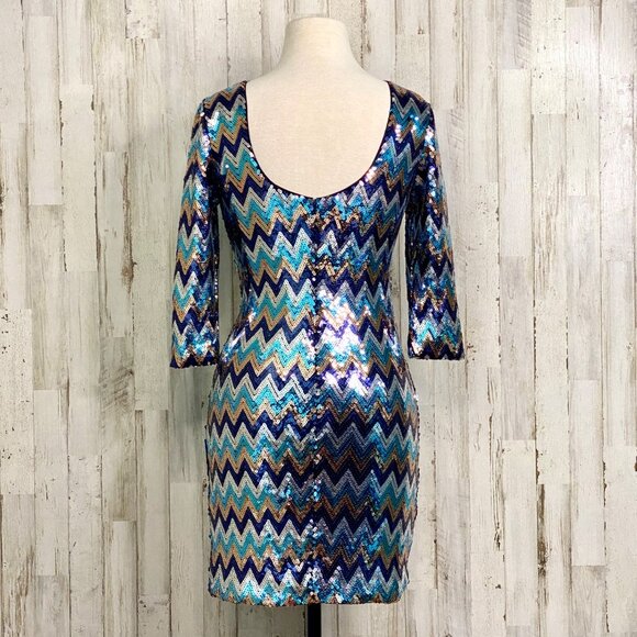 As U Wish Blue Gold Chevron Sequin Bodycon Dress 3/4 Sleeves Scoop Back Size S - Picture 3 of 9